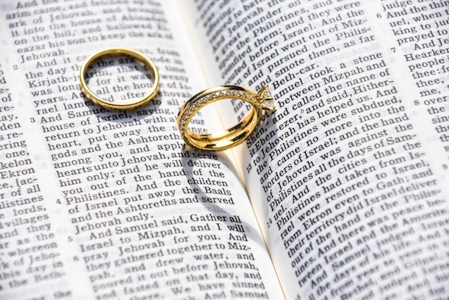rings on a bible